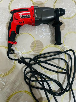 Taladro percutor Milwaukee