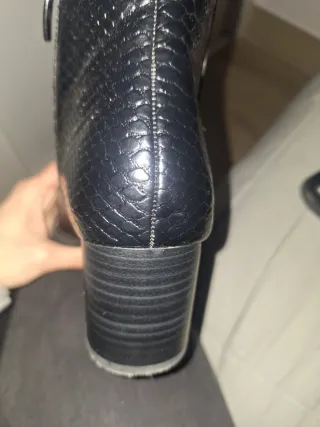 Botines negros con cremallera usados solo una vez,