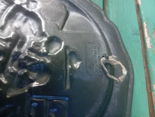 Piatto decorativo in peltro appendibile