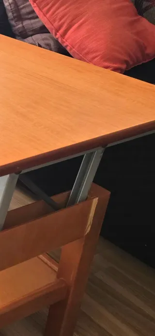 Mesita extensible de madera