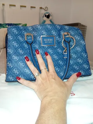Bolso Guess Azul y Blanco