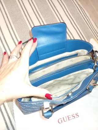 Bolso Guess Azul y Blanco