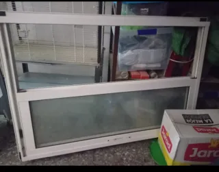 Ventana aluminio blanco con cristal