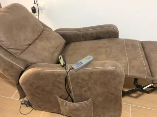 Sillón reclinable eléctrico de piel