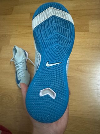 Botas de fútbol Nike azules talla 36