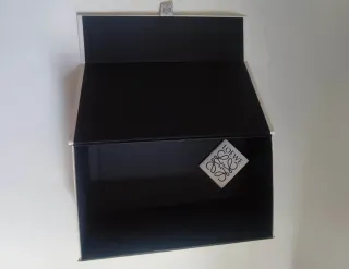 Caja Loewe Blanca
