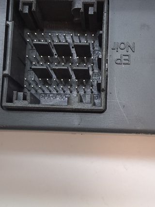 CAJA RELES / FUSIBLES CITROEN C4 PICASSO (5)