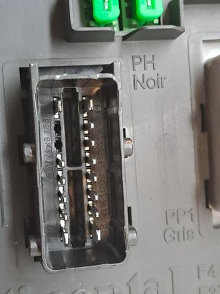 CAJA RELES / FUSIBLES CITROEN C4 PICASSO (5)