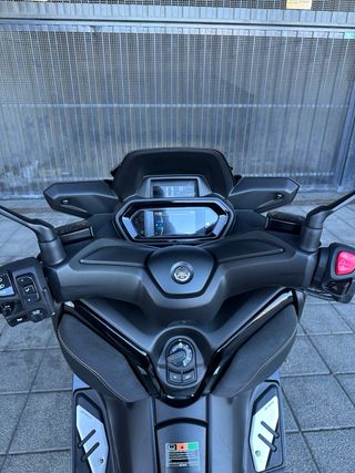 Yamaha XMAX 300 Tech MAX