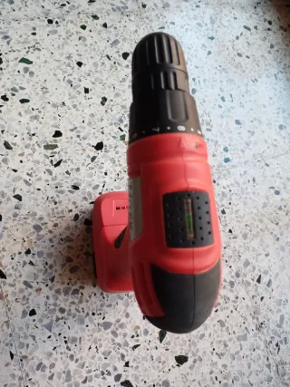 Taladro a batería HITEK con maletín