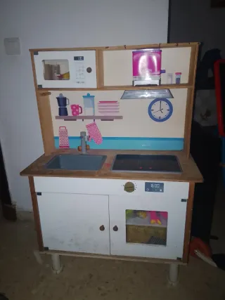 Cocinita de madera para niños