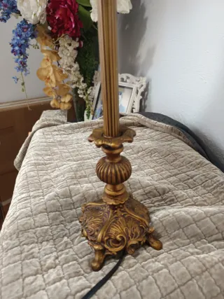 2 Lámparas de mesa decorativa dorada