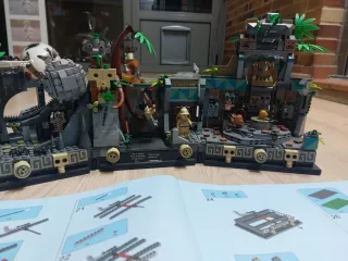 Lepin Templo Ídolo Dorado