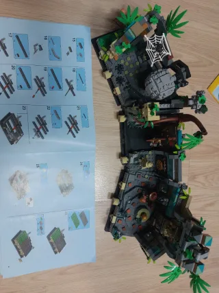 Lepin Templo Ídolo Dorado