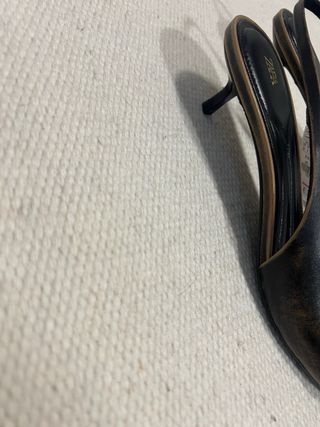 Zapato Zara destalonado piel tacón kitten