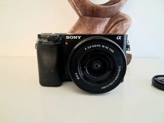 Cámara Sony Alpha A6000 + Objetivo 16-50mm