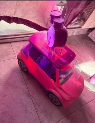 Lote 2 coches y muñecas Barbie