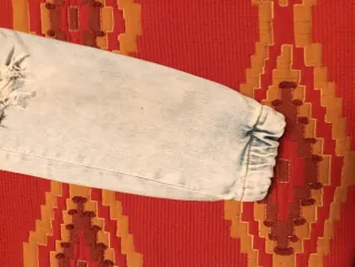 Pantalón vaquero desgarrado chico XS