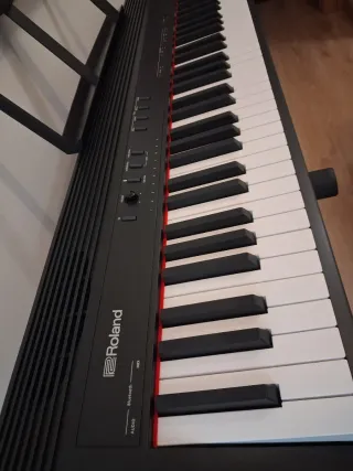 Piano Digital Roland GO:PIANO 88 + soporte