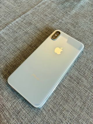 iPhone XS 64GB Blanco + Funda + Cable