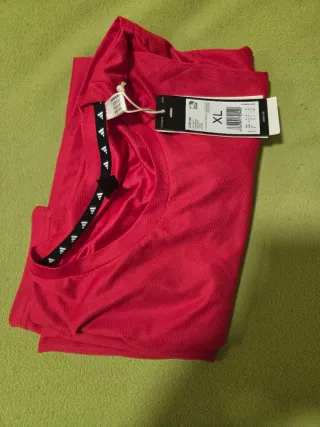 Camiseta Adidas Roja Talla XL Sin Estrenar