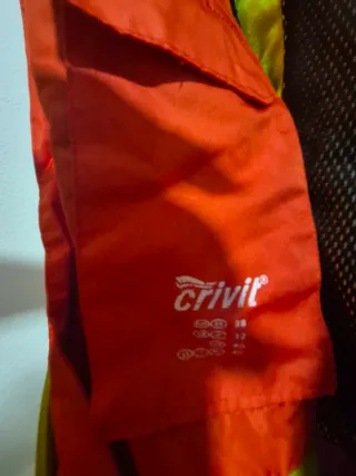 Chaqueta Deportiva Roja y Verde.  Cazadora esquiar