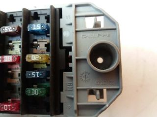 CAJA RELES / FUSIBLES OPEL MERIVA
