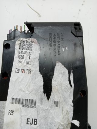 CAJA RELES / FUSIBLES FORD FOCUS LIM. (CB8) (3)