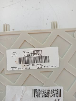 CAJA RELES / FUSIBLES FORD FOCUS LIM. (CB8) (2)