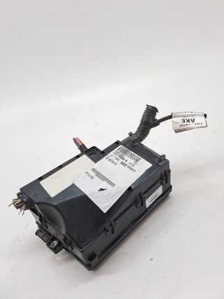 CAJA RELES / FUSIBLES FORD FOCUS LIM. (CB8) (4)