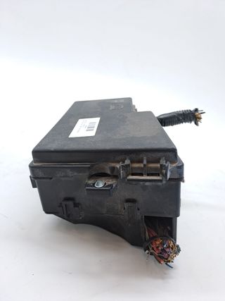 CAJA RELES / FUSIBLES FORD FOCUS LIM. (CB8) (4)