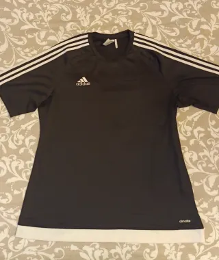 Camiseta Adidas Negra con Rayas Blancas