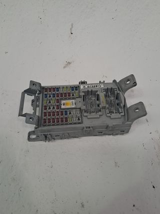CAJA FUSIBLES HYUNDAI I20 (3)