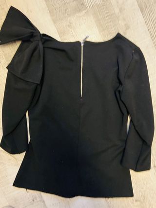 Camiseta negra con lazo - Talla S