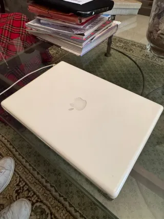 MacBook blanco Apple