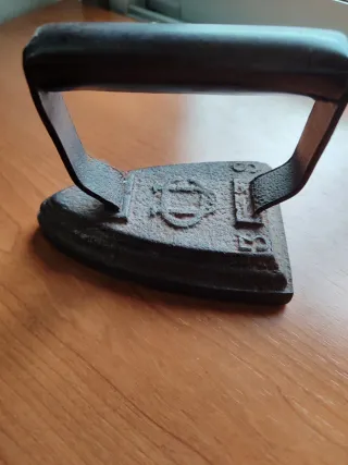 Plancha antigua hierro fundido