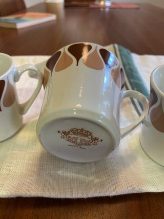 Juego de tazas y lechera