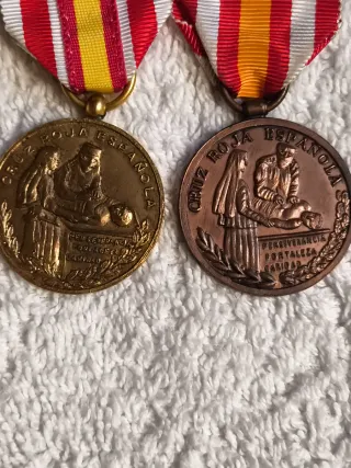 2 MEDALLAS CRUZ ROJA ESPAÑOLA PREMIO CONSTANCIA