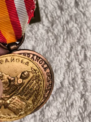 2 MEDALLAS CRUZ ROJA ESPAÑOLA PREMIO CONSTANCIA