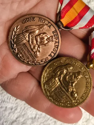 2 MEDALLAS CRUZ ROJA ESPAÑOLA PREMIO CONSTANCIA