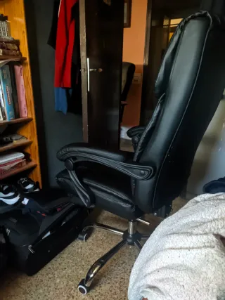 Silla de oficina con reposapiés