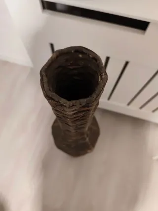 Jarrón de mimbre alto