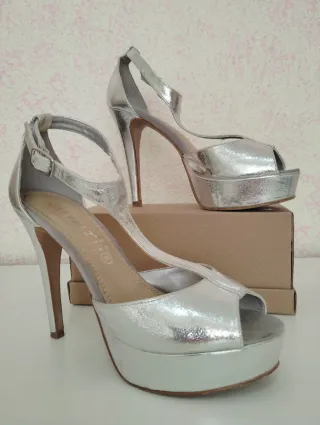 Zapatos tacón plataforma plateados talla 38