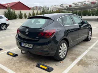 Opel Astra 2012