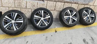 Llantas Peugeot 18” Originales con Neumáticos Good