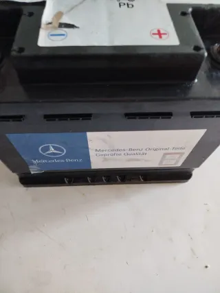 Batería Coche VRLA AGM 12V 60Ah 680A Mercedes