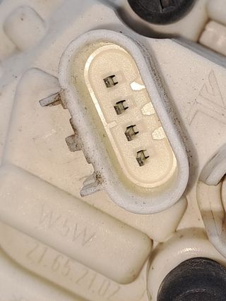 PILOTO TRASERO IZQUIERDO OPEL ASTRA J LIM. (3)