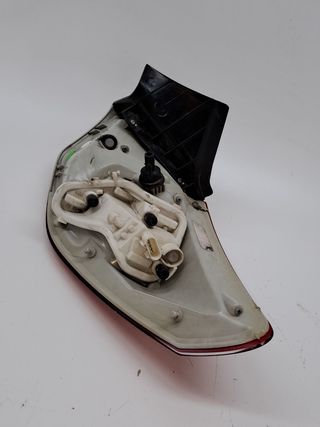 PILOTO TRASERO IZQUIERDO OPEL ASTRA J LIM. (3)