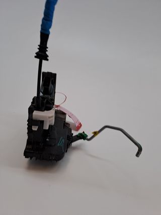 CERRADURA PUERTA DELANTERA IZQUIERDA KIA XCEED