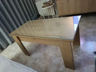 Mesa auxiliar elevable de madera sin vidrio